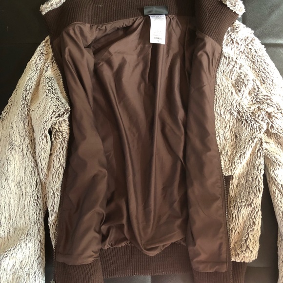 Patagonia Mocha and white plush jacket - Picture 3 of 5